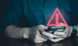 Bakan Göktaş, Cep Telefonlarındaki "Algoritma Tehdidi"ne Dikkat Çekti
