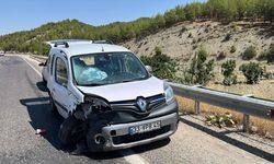 Adıyaman'da otomobil ile hafif ticari aracın çarpıştığı kazada 5 kişi yaralandı