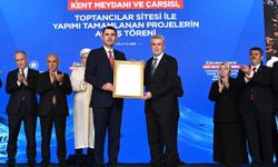Türkiye’de Bir İlk: Bakan Kurum, İlk “Yeşil Ruhsat”ı Başkan Görgel’e Takdim Etti