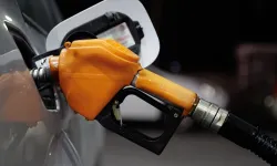 Motorine Tarihi İndirim: Litre Fiyatında 5,36 TL'lik Dev Düşüş Pompaya Yansıdı!