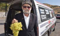 'Elmacı Dede' askerlere üzüm getirdi