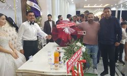Gaziantep'teki düğünde gelin ve damada otomobil lastiği hediyesi