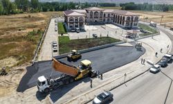Göksun'da Yeni Kaymakamlık Binasının Yolları Asfaltlanıyor!