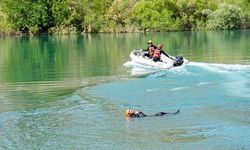 Ceyhan Nehri'nde Kaybolan İki Çocuğu Arama Çalışmaları Sürüyor!