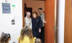 Bakan Göktaş Şam'da 7 Suriyeli Çocuğu Yakınlarıyla Buluşturdu