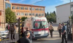 Manisa’da Okul Önünde Silah Sesleri! Yaralı Öğrenciler Olduğu İddia Edildi, Valilikten Açıklama Geldi
