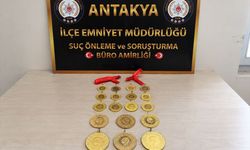 Hatay'da Otomobilden Düşen Altınları Alan Şüpheli Güvenlik Kamerasıyla Yakalandı