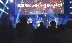 Blueland’de Gençlik coşkusu: Serkan nişancı sahne aldı