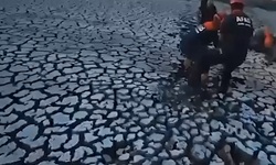 Kahramanmaraş'ta Korku Dolu Anlar: Bataklığa Saplanan Yaşlı Adam Halatlarla Kurtarıldı!