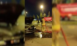 Seyir halindeki otomobil bir anda alev aldı