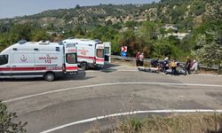 Osmaniye'de bariyere çarpan motosikletteki 2 kişi yaralandı