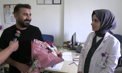 Kalbi iki kez duran hasta, doktoruna çiçekle teşekkür etti