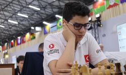 Türk Satrancında Tarihi Gurur: GM Yağız Kaan Erdoğmuş’a FIDE’den "Yılın Çıkış Yapan Sporcusu" Ödülü!
