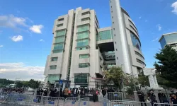 Mersin Büyükşehir ve İlçe Belediyelerine Yolsuzluk Soruşturması! Vahap Seçer ve Belediye Başkanları Adliyede
