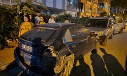 Drift Yaparken 4 Araca Çarptı, Arabasını Bırakıp Kaçtı