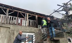 Şömineyi Benzinle Yakmak İstedi, Evi Kül Oldu: Manavgat'taki Yangında 1 Kişi Yaralandı