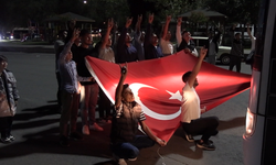 Gençler, sevdikleri tarafından dualarla asker ocağına uğurlandı