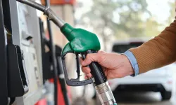 Tabelalar Gece Yarısı Değişti: Benzine 4,30 TL İndirim Geldi!