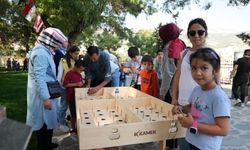 Kahramanmaraş Kalesi'nde Çocuk Etkinlikleri: KAMEK'ten Dev Şenlik