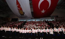 Cumhuriyet Coşkusu 1300 Öğrencinin Sesiyle Yankılandı