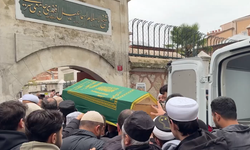 Fatih'te Akıma Kapılarak Can Veren 14 Yaşındaki Mahmut Son Yolculuğuna Uğurlandı