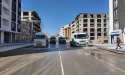 Büyükşehir Ekipleri Elbistan’da Sahaya İndi! Hacı Esat Efendi Caddesi Pırıl Pırıl Oldu