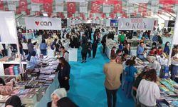Kahramanmaraş Kitap Fuarı’nda 7. Gün Coşkusu! Yerel Kalemler Okurlarıyla Kucaklaştı