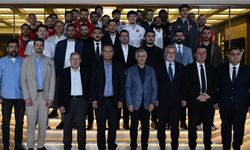 Kahramanmaraş Protokolünden Kipaş İstiklal Basketbol Takımına Dev Moral Yemeği!