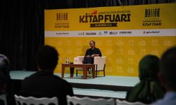 Dr. Mehmet Teber Kitap Fuarı’nda Anne Babalara Seslendi: "Özür Dilemek Otoriteyi Yıkmaz!"