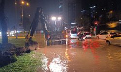 Kahramanmaraş’ta Sağanak Yağış Mesaisi! Ana Arterlerde Reglaj ve Onarım Çalışmaları Başlatıldı