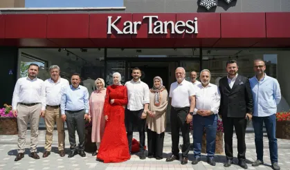 Kayseri Talas'ta Karbeyaz Gelinlik Evi'ne tam not