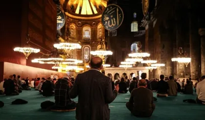 Mevlid Kandili 2025 Ne Zaman? Diyanet Takvimine Göre Tarih Belli Oldu