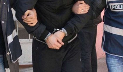 Mersin'de havalimanında yabancı uyruklu yolcunun çantasından 4,5 kilogram esrar çıktı