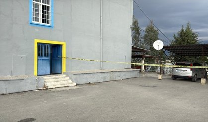 Mersin'de ortaokul öğrencisi okul müdürüne tüfekle ateş etti