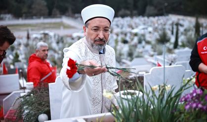Diyanet İşleri Başkanı Arpaguş, depremlerin yıl dönümünde hatim duası yaptı