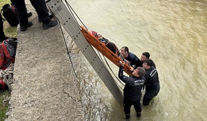 Alanya'da çaya düşen kişiyi itfaiye kurtardı