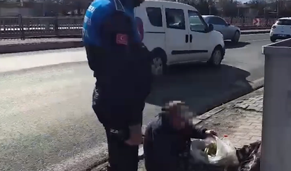 Kayseri'de iki dilencinin çöpten topladıkları yiyecekleri evlerinden getirdikleri belirlendi