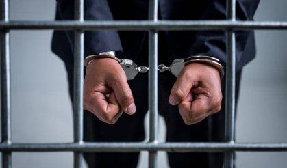 Adana'da boşanma aşamasındaki eşini yaralayıp parasını gasbeden sanığa 12,5 yıl hapis cezası