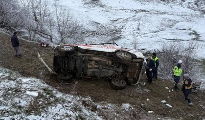 Artvin'de ambulans uçuruma devrildi: 1 kişi öldü, 4 kişi yaralandı