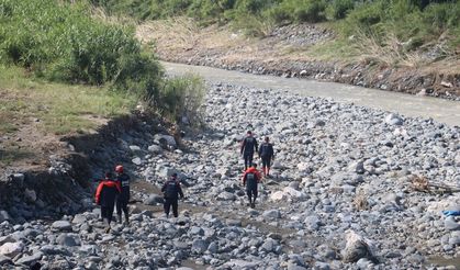 Hatay'da selde kaybolan genci arama çalışmaları sürüyor