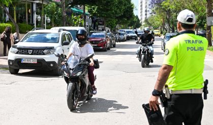 Adana'da trafik uygulamasında 274 motosiklet sürücüsüne para cezası verildi