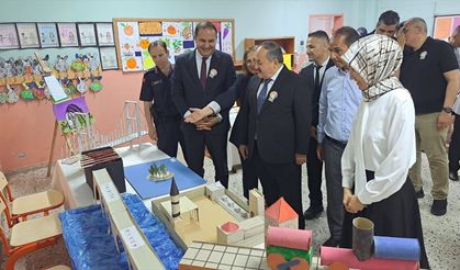 Adana'da ilkokul öğrencilerine kıyafet desteğinde bulunuldu