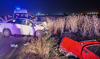 Mardin'de iki otomobilin çarpıştığı kazada 1 kişi öldü, 4 kişi yaralandı