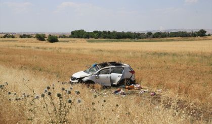 Diyarbakır'da şarampole devrilen otomobildeki 5 kişi yaralandı