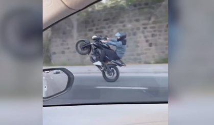 Motosikletiyle Tek Teker Giden Ehliyetsiz Sürücüye 250 Bin Lira Ceza Kesildi