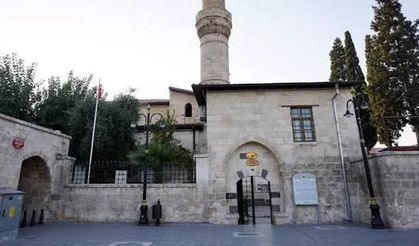 Gaziantep'te 6 Şubat depremlerinden etkilenen tarihi Şeyh Fethullah Camisi yeniden ibadete açıldı