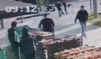 Yolda Yürüyen Genç Kadına Yumruk Attı! Polis Saldırganı Kıskıvrak Yakaladı
