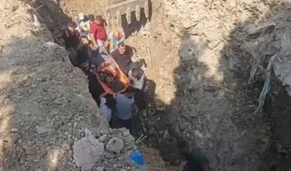 Hatay'da altyapı çalışmasında toprak altında kalan işçi kurtarıldı