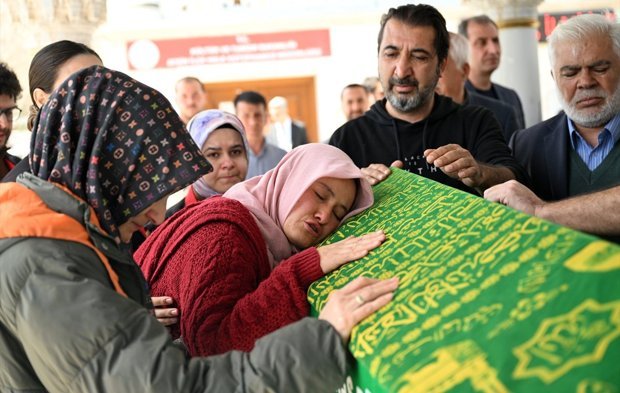 Kahramanmaraş'ta Acının Portresi: Şehit Öğretmen ve Öğrenciler Son Yolculuğuna Uğurlandı