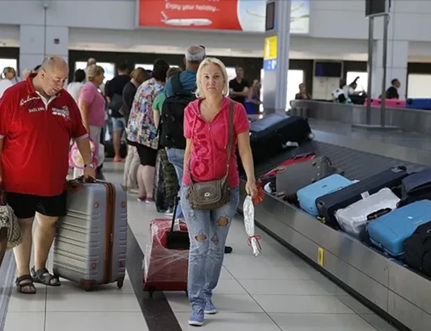 Antalya'ya turist yağıyor: Hava yoluyla gelen turist sayısı 3 milyonu aştı